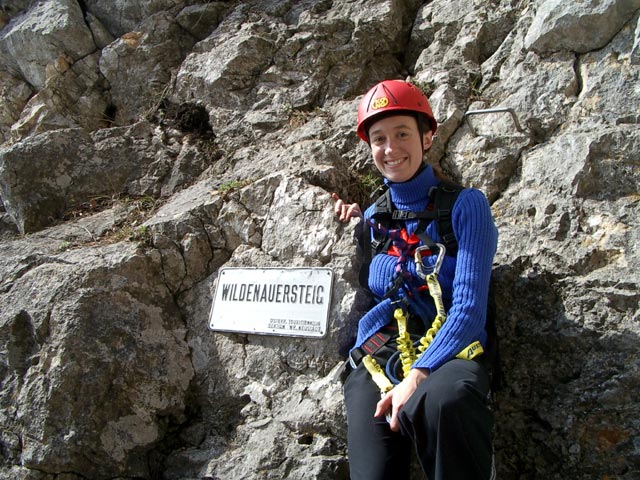 Wildenauersteig: Carmen bei der Einstiegstafel