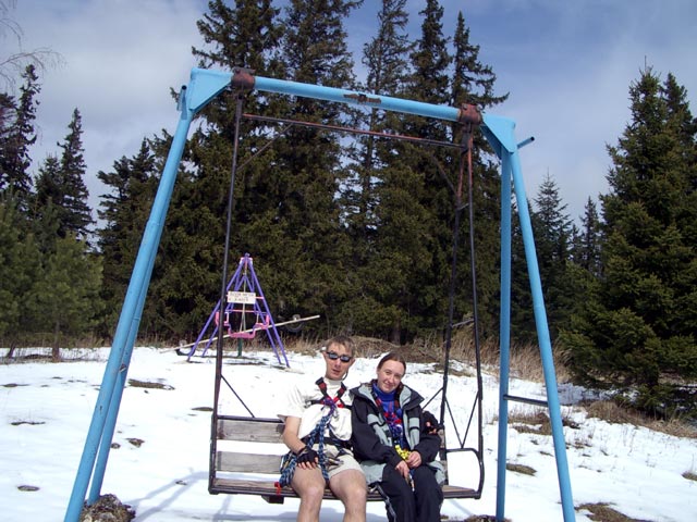 Ich und Carmen auf Schaukel auf der Großen Kanzel