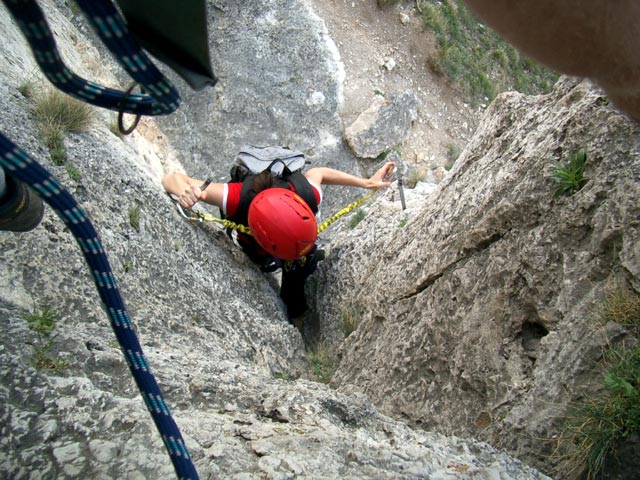 Pittentaler Steig: Carmen in der Verschneidung nach dem Steigbaum