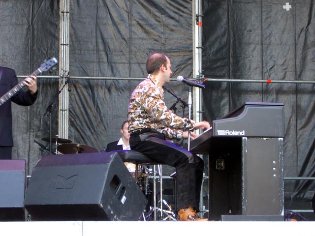 Andy Lee Lang am Rathausplatz