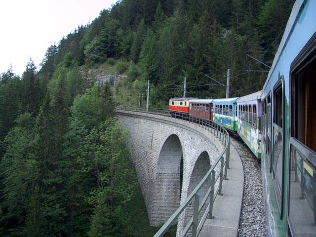 E 6846 'Ötscherland' am Saugrabenviadukt (31. Mai)