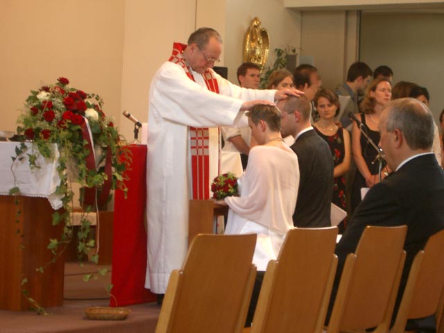 Brigitte und Christian in der Pfarrkirche Ma. Himmelfahrt