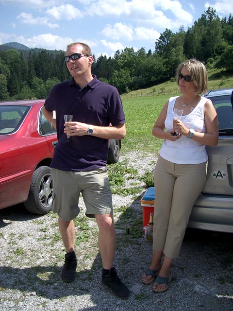 Daniel und Doris am Parkplatz der Eibl-Lifte (21. Juni)