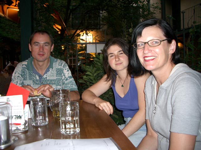 Josef, Sylvia und Gudrun in der Schloßgasse 21