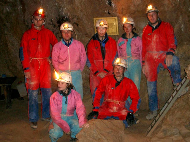 Michael, Irene, Andreas, ich, Erich, Carmen und Daniel in der Dachsteinhöhle (18. Juli)