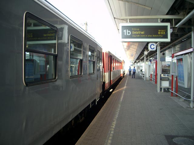 E 1800 im Bahnhof Amstetten (26. Juli)