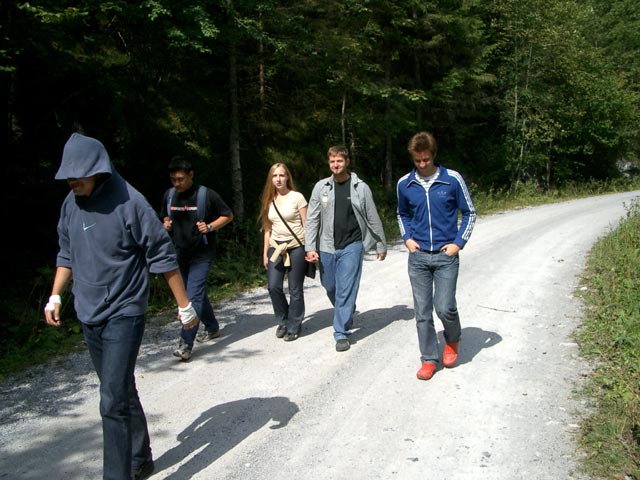 Gerald, Christian, Regina, Markus und Andre am Weg zur Falkenschlucht