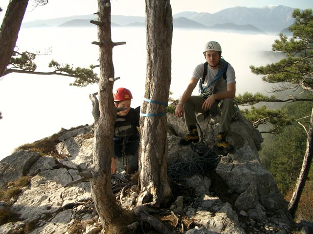 Grafenbergsteig: Carmen und Michael am Standplatz nach der 2. Seillänge