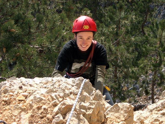Grafenbergsteig: Carmen in der zusätzlichen Seillänge zur Höhle