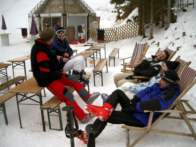 Michael, Nina, Markus, Regina und Andreas bei der Talstation