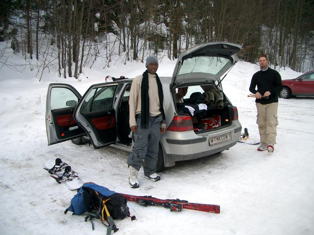 Farayi, Ferenc und Markus am Parkplatz Drahtal