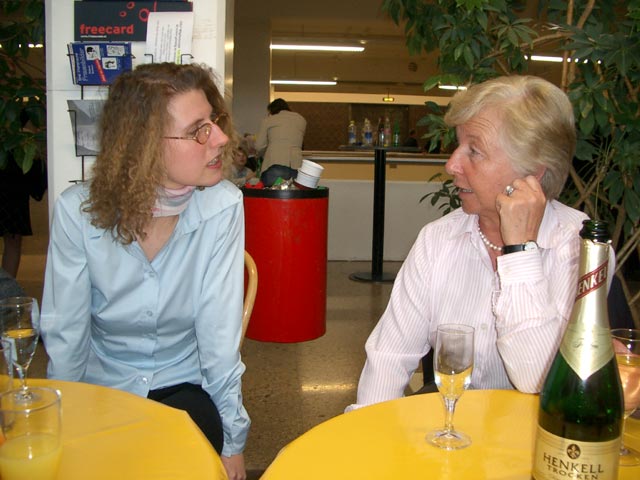 Sonja und Gerlinde im Kulturcaf&eacute;