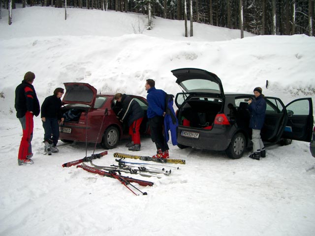 Michael, Claudia, Hellin, Andreas und Martina am Parkplatz