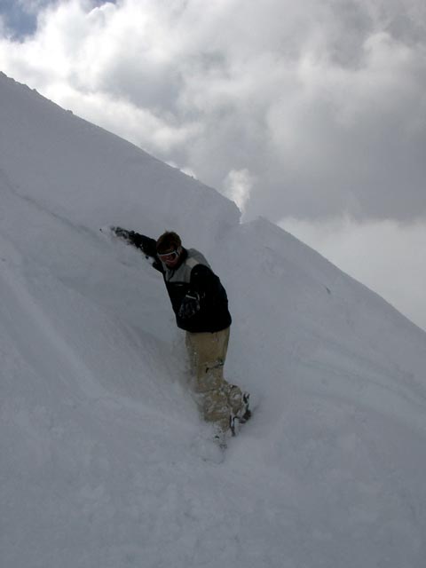 Markus im freien Gel&auml;nde oberhalb des H&ouml;llenkars (11. Apr.)