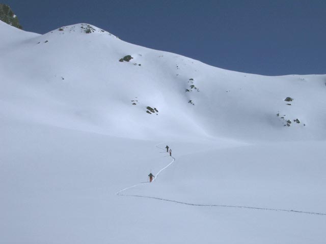 Tourengeher bei der Bergstation der Grivaleabahn (12. Apr.)