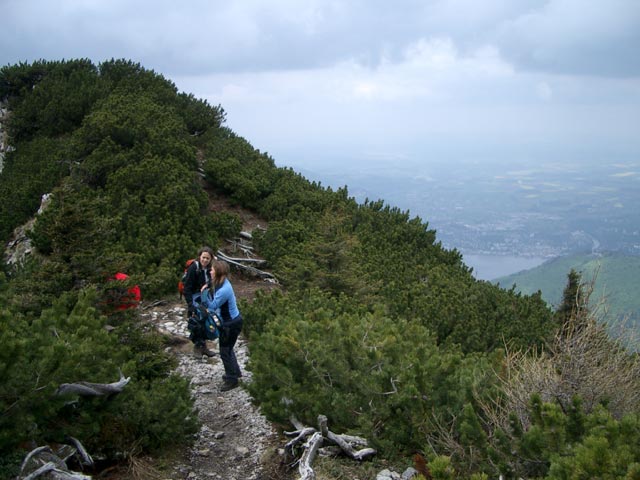 Hans-Hernler-Steig: ? und Irene in der 'Schwarzen Erde'