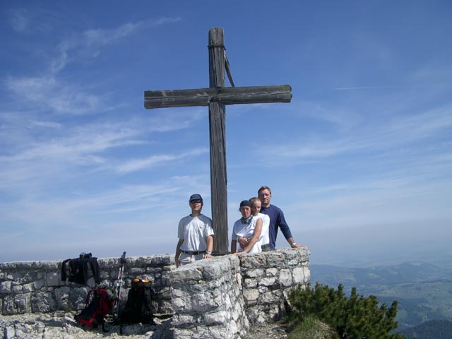 Ich, Gudrun, Christoph und Erich am Alberfeld Kogel, 1.707 m (31. Mai)