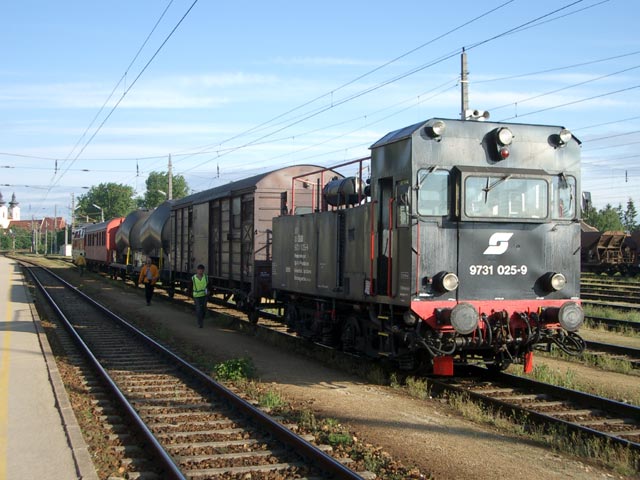 Pumpenwagen 9731 025-9 im Bahnhof Tulln (10. Mai)