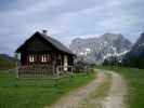 Bergrettungshütte auf der Treffneralm (11. Juni)