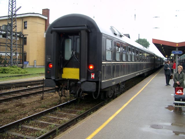 Majestic Imperator am Zugschluss von E 2100 bei der Ausfahrt aus dem Bahnhof Tulln (4. Juni)