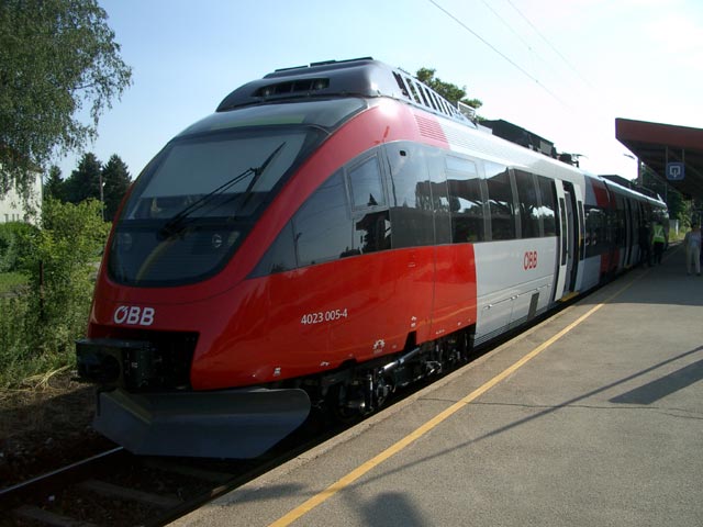 4023 005-4 im Bahnhof Süßenbrunn (8. Juni)