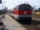 2143 029-3 mit 4010 011 als E 2123 bei der Einfahrt in den Bahnhof Tulln (14. Juni)