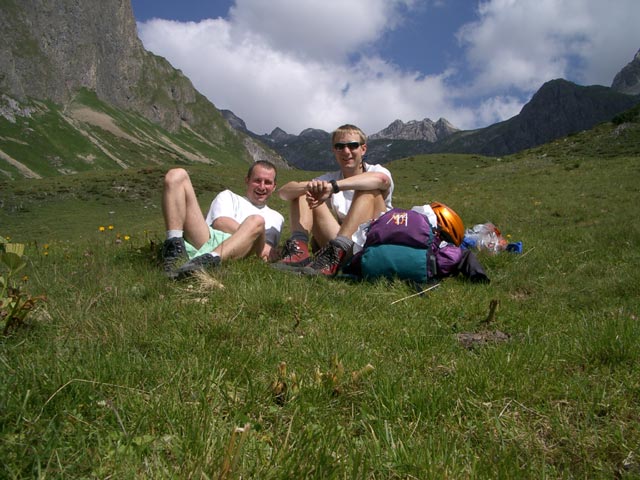 Erich und ich neben Weg 631 zwischen Unterloch-Alm und W&uuml;rtemberger Haus (30. Juli)