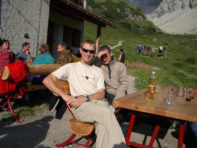 Ich und Erich bei der Steinseeh&uuml;tte, 2.061 m (30. Juli)