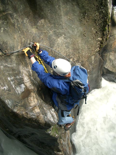 H&ouml;llenrachen: Daniela zwischen Querung und Spreizschritt (7. Aug.)