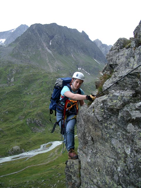 Edelwei&szlig;-Klettersteig: Daniela in der Querung (7. Aug.)
