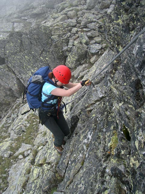 Glungezer Klettersteig: Daniela im vierten Abschnitt