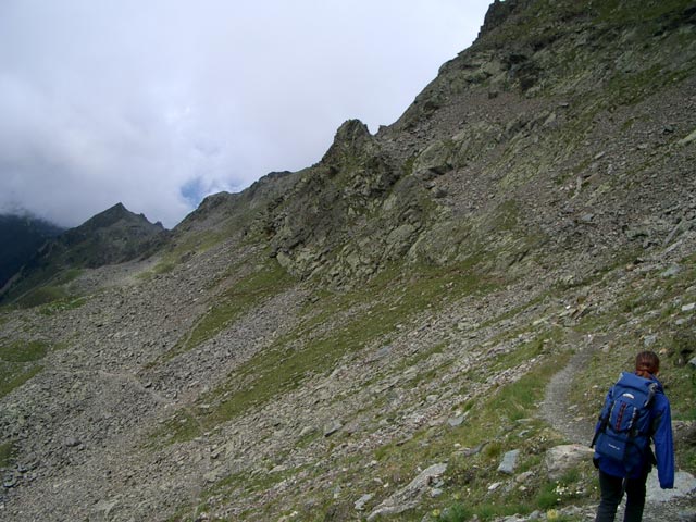 Daniela am Panoramasteig zwischen Glungezerh&uuml;tte und Boscheben
