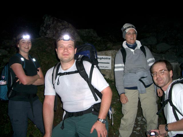 Irene, Hans-Peter, Daniela und Alexander bei der Talstation der Materialseilbahn Gollingh&uuml;tte (17. Sep.)