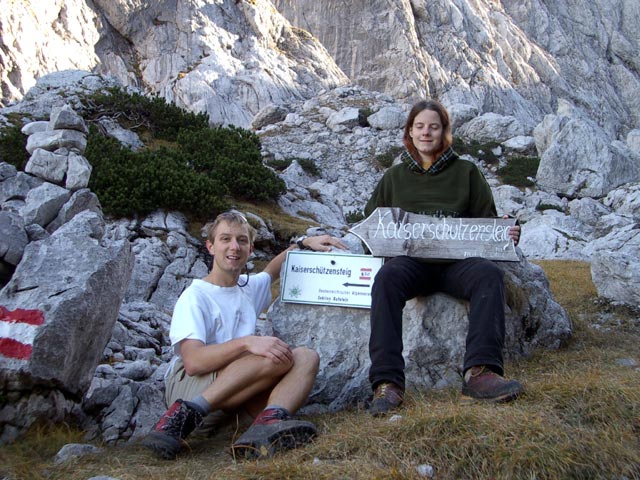 Ich und Daniela bei der Abzweigung zum Kaisersch&uuml;tzensteig (24. Okt)