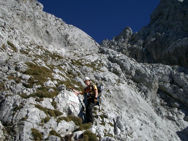 Kaiserschützensteig: Daniela bei der Abzweigung zur Kleinen Halt (24. Okt)