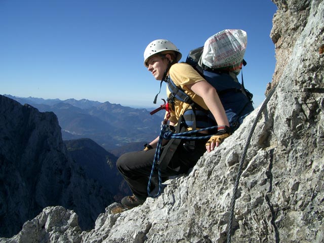 Kaisersch&uuml;tzensteig: Daniela an einem Felsr&uuml;cken (24. Okt)