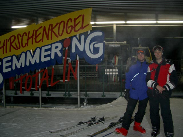Andreas und ich bei der Bergstation des Magic-Mountain-Xpress