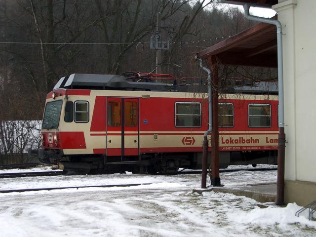 25 103 als R 8254 im Bahnhof Gaspoltshofen