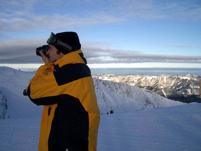 Stefan bei der Bergstation der Hochkarbahn (31. Dez.)