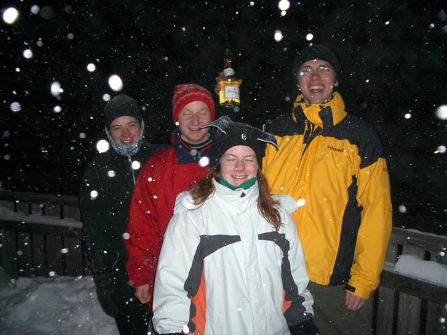 Gudrun, Christoph, Daniela und Stefan bei Syki's Schirmbar (1. J&auml;n.)