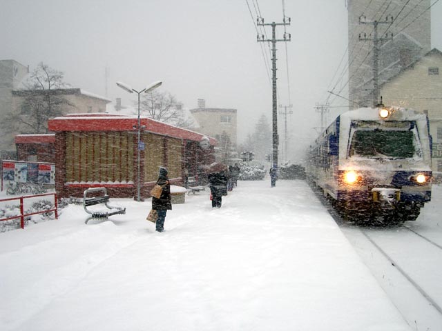 ein 4020 bei der Einfahrt in Tulln Stadt (26. J&auml;n.)