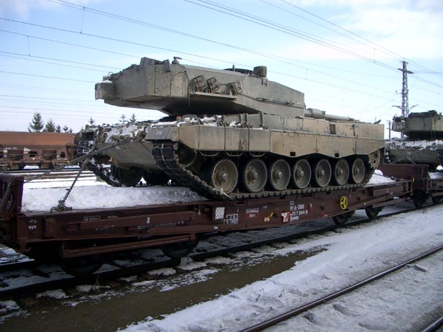 Milit&auml;rzug in Tulln (4. Feb.)