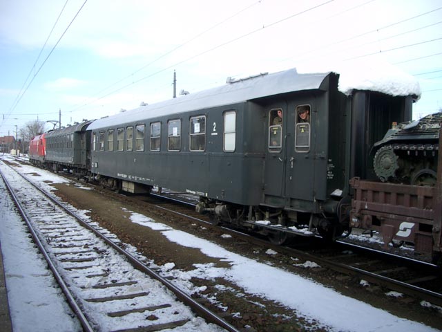 Milit&auml;rzug in Tulln (4. Feb.)