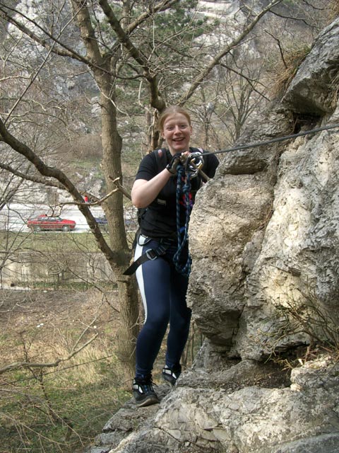 M&ouml;dlinger Klettersteig: Yasmin nach der Schl&uuml;sselstelle