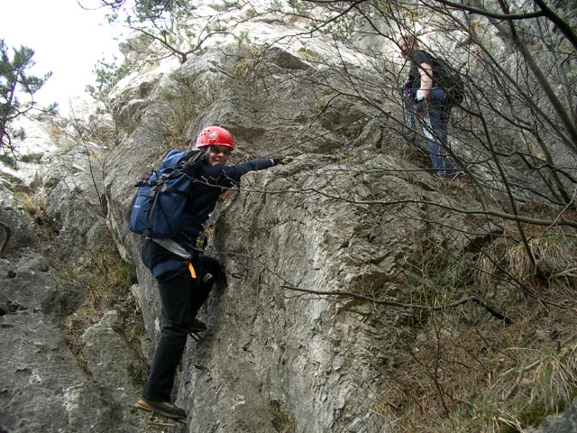 Mödlinger Klettersteig: Daniela im kleinen Überhang