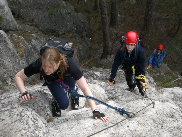 M&ouml;dlinger Klettersteig: Yasmin und Daniela