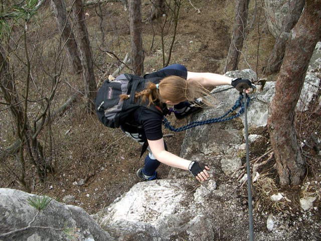 Mödlinger Klettersteig: Yasmin im letzten Aufschwung