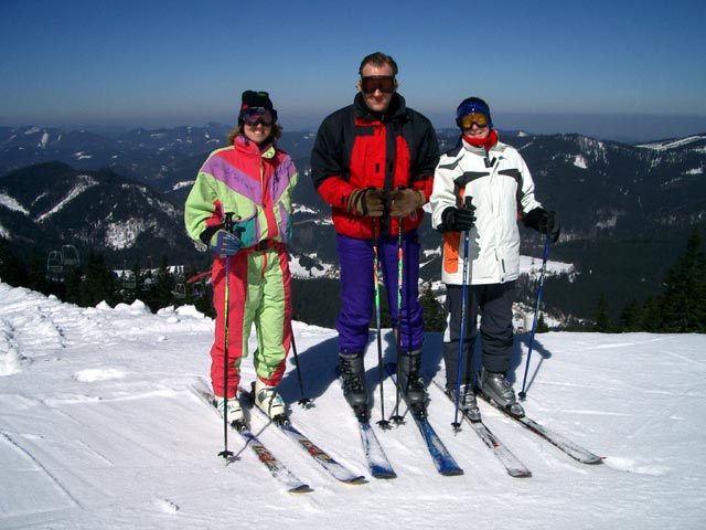 Sonja, Erich und Daniela bei der Bergstation des 2er-Sessellifts Gro&szlig;er &Ouml;tscher
