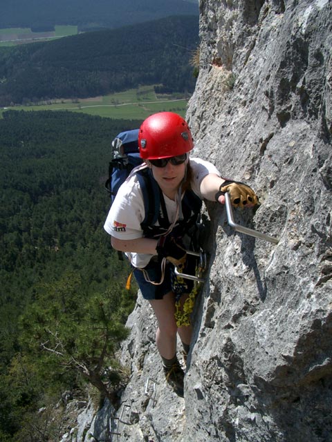 Wildenauersteig: Daniela vor der Schl&uuml;sselstelle