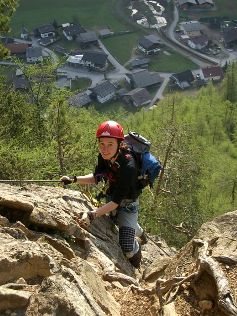 Jubil&auml;ums-Klettersteig: Carmen nach dem &Uuml;berhang